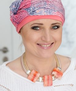 pudrowy piękny turban na głowę po chemioterapii