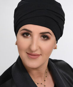 czarna czapka po chemioterapii