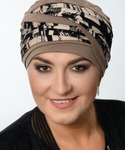 beżowy turban po chemioterapii na zimę