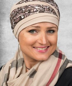 kremowy turban po chemioterapii w kwiaty