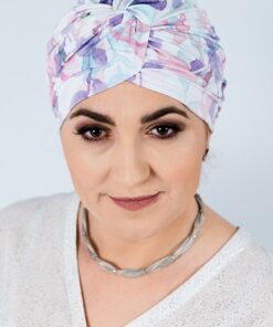 pastelowy turban po chemioterapii