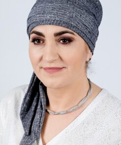 elegancka szara chusta po chemioterapii