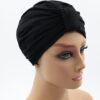 czarny turban po chemioterapii
