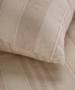 Alternative view of Beżowa Pościel w paski - Eurofirany Terra Collection - klasyczna kremowa pościel w pasy