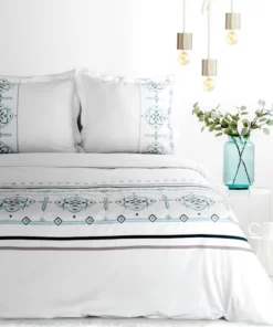 Pościel z satyny bawełnianej biała - Premium - z haftowanym greckim wzorem