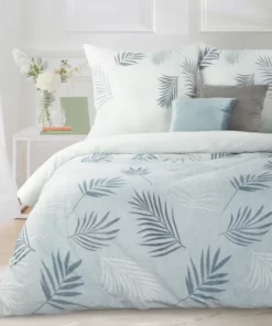 Jasno błękitna Pościel Eurofirany Classic - biało niebieska pościel w liście palmowe
