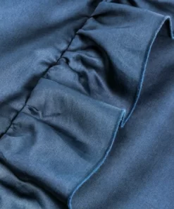 Alternative view of Satynowa granatowa gładka pościel z falbanami