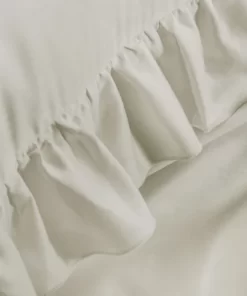 Alternative view of Gładka pościel satynowa z falbanami Eurofirany Premium - jasny beż