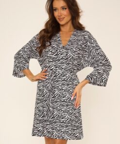 cienki szlafrok damski z wiskozy czarno biała zeberka