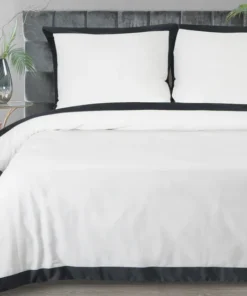 Biała pościel Eurofirany z kontrastującym czarnym brzegiem