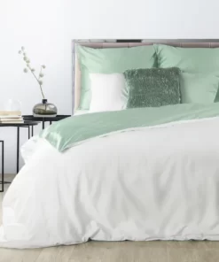 Biało miętowa gładka pościel satynowa bawełniana