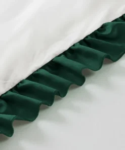 Alternative view of Biała pościel z ozdobną zieloną falbanką