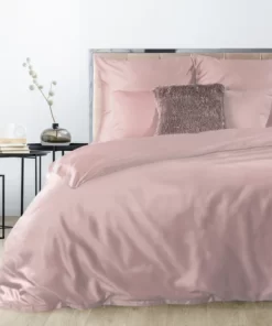 różowa gładka pościel satyna bawełniana