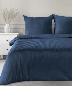 granatowa pościel w paski z satyny bawełnianej