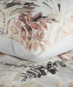 Alternative view of Pościel biało beżowa w kwiaty z mikrowłókna