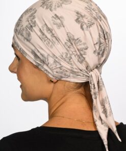 kremowa chustka na głowę wiązana