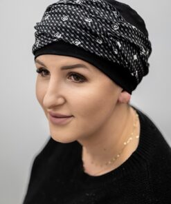 czarny turban po chemioterapii w elegancki wzór