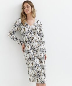 elegancka szara koszula nocna