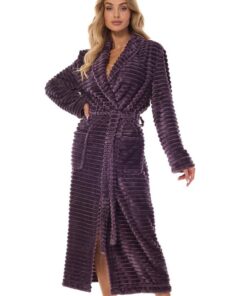 elegancki długi fioletowy szlafrok