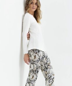 elegancka jasna piżama długa