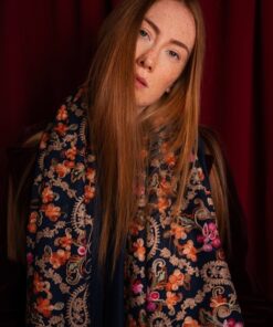 elegancki granatowy haftowany szala z wełną