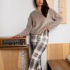 polarowa ciepła piżama damska bezowa krata
