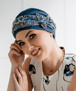 elegancki niebieski turban z kokardką