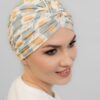 elegancki beąowy turban po chemioterapii