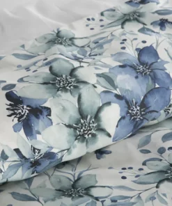 Alternative view of Biała satynowa pościel w niebieskie kwiaty 100% bawełniana klasyczna pościel