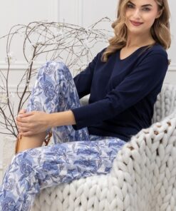 elegancka niebiesko granatowa piżama damska leveza