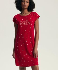 bawełniana czerwona koszula nocna na święta w śnieżynki