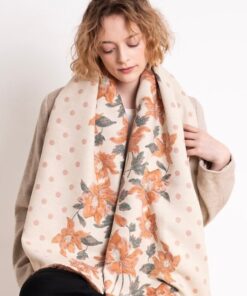 piękny szal damski ciepły i długi szeroki ecru róż w grochy i kwiaty