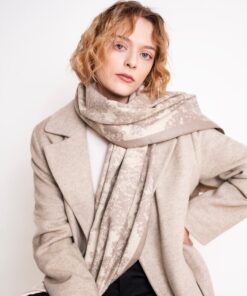 elegancki beżowy szal damski