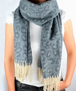 szary szal damski w panterkę