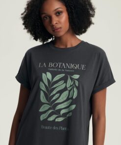 Alternative view of Koszula nocna Henderson krótka szara z motywem botanicznym