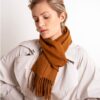 brązowy wełniany szal damski