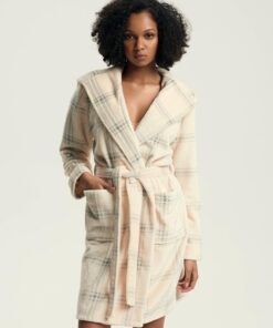 ciepły szlafrok damski do kolan z kapturem