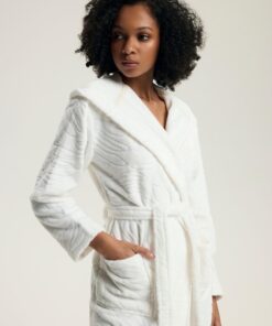 miękki biały szlafrok damski ciepły krótki