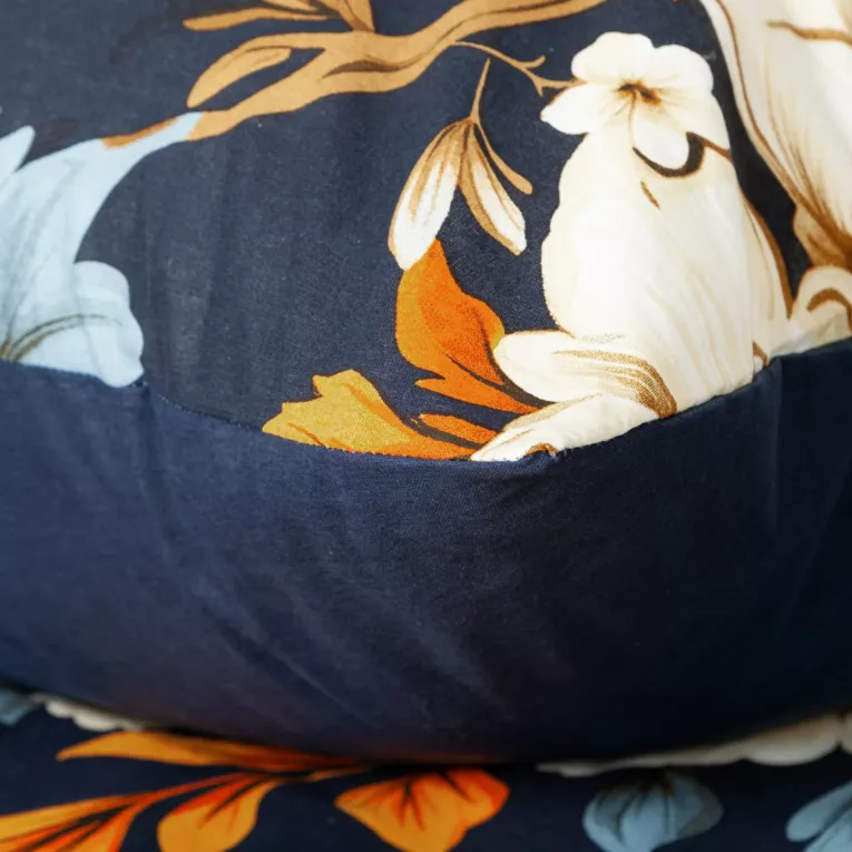 Ciemno granatowa pościel w kremowe kwiaty – Polska pościel 100% bawełniana - obrazek 2