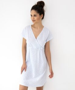 Koszula nocna Sensis Michaela dekolt rozchylany jasno błękitna