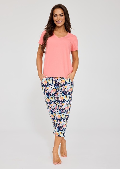 Piżama damska Cornette krótki rękaw spodnie 7/8 koral kwiaty - obrazek 3