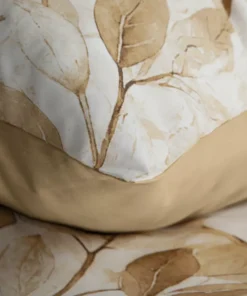 Alternative view of Kremowa pościel satynowa bawełniana w beżowe listki Polska