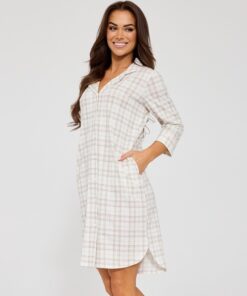 Koszula nocna Cornette rękaw 3/4 Rozpinana na guziki ecru krata