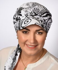 Chusta z daszkiem Weronika biało czarna