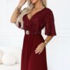 Sukienka długa tiulowa góra z cekinami podkreślona paskiem talia bordo - obrazek 4